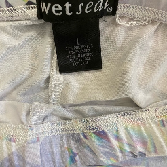 Wet Seal leggings, Size LARGE , Diamond design - Picture 2 of 4